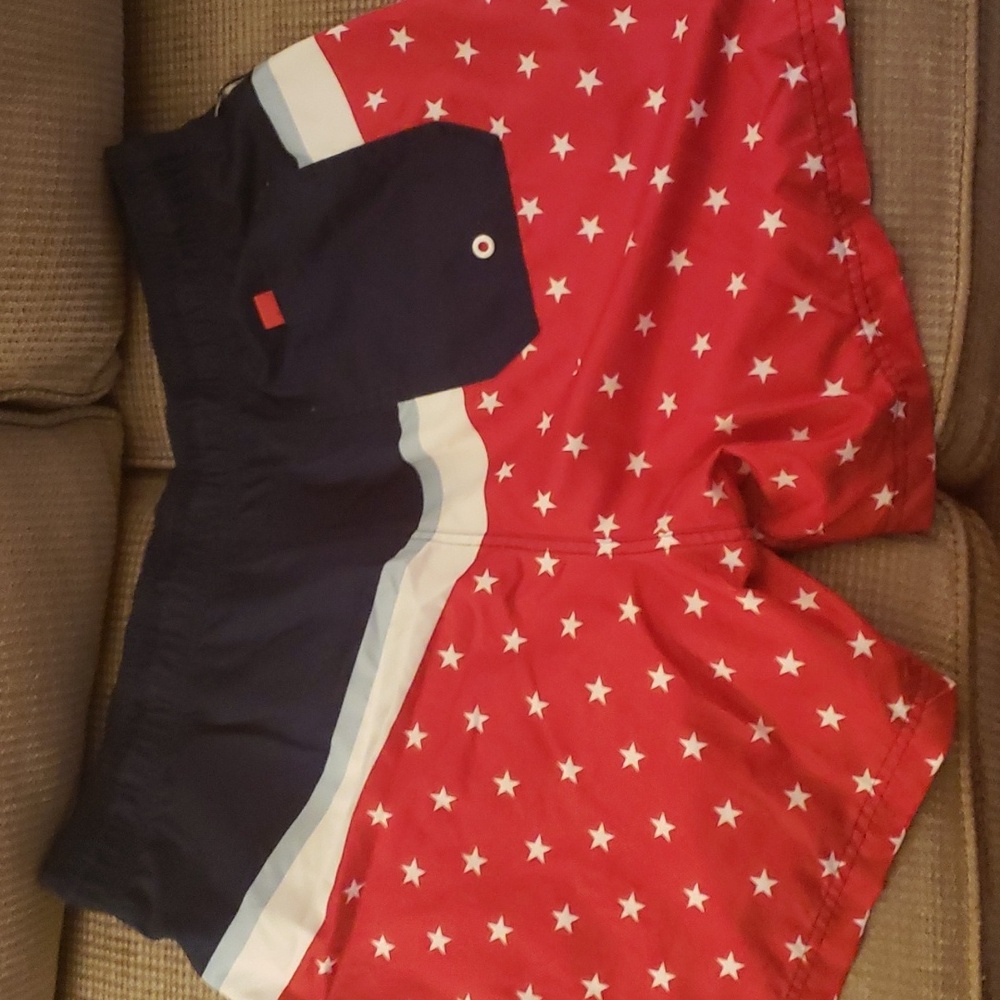 Men's Red Star-Patterned Swimsuit, size XL - Picture 6 of 7